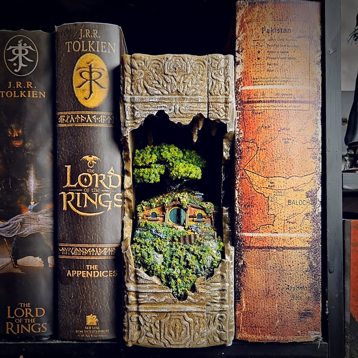 Hobbit  - Book Nook