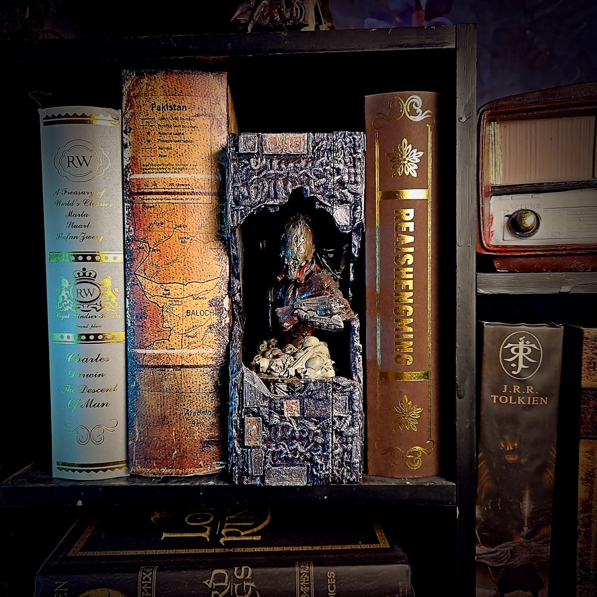 Predator - Book Nook