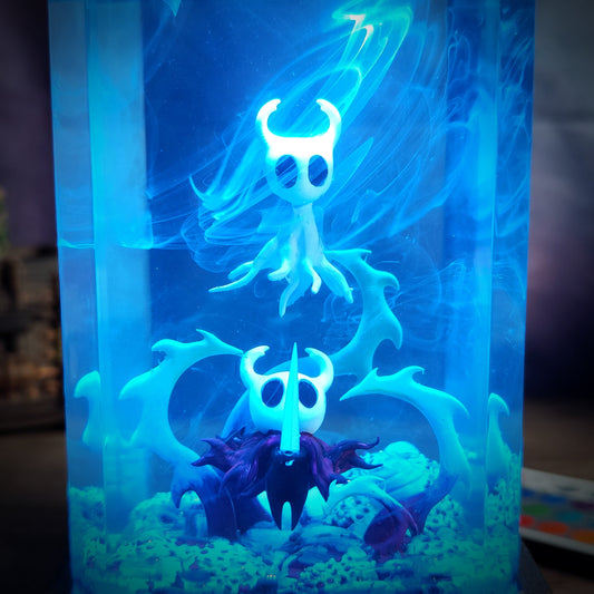Đèn Hollow Knight V1 – Battle Pose
